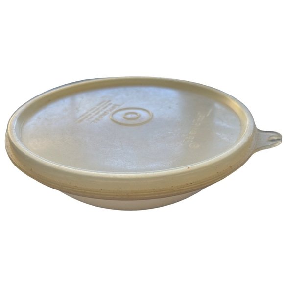 Vintage Tupperware Bowl With Lid Small White Footed Base 5.5" x 2.25" 1 Cup Capa - Picture 1 of 7
